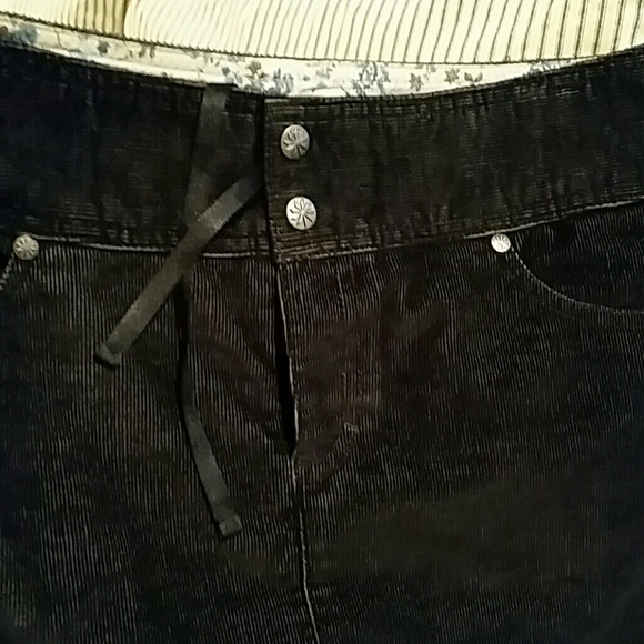 Corduroy skirt - Picture 2 of 5